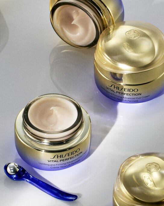 Creme de Olhos Shiseido Vital Perfection Uplifting And Firming Advanced Eye Cream
